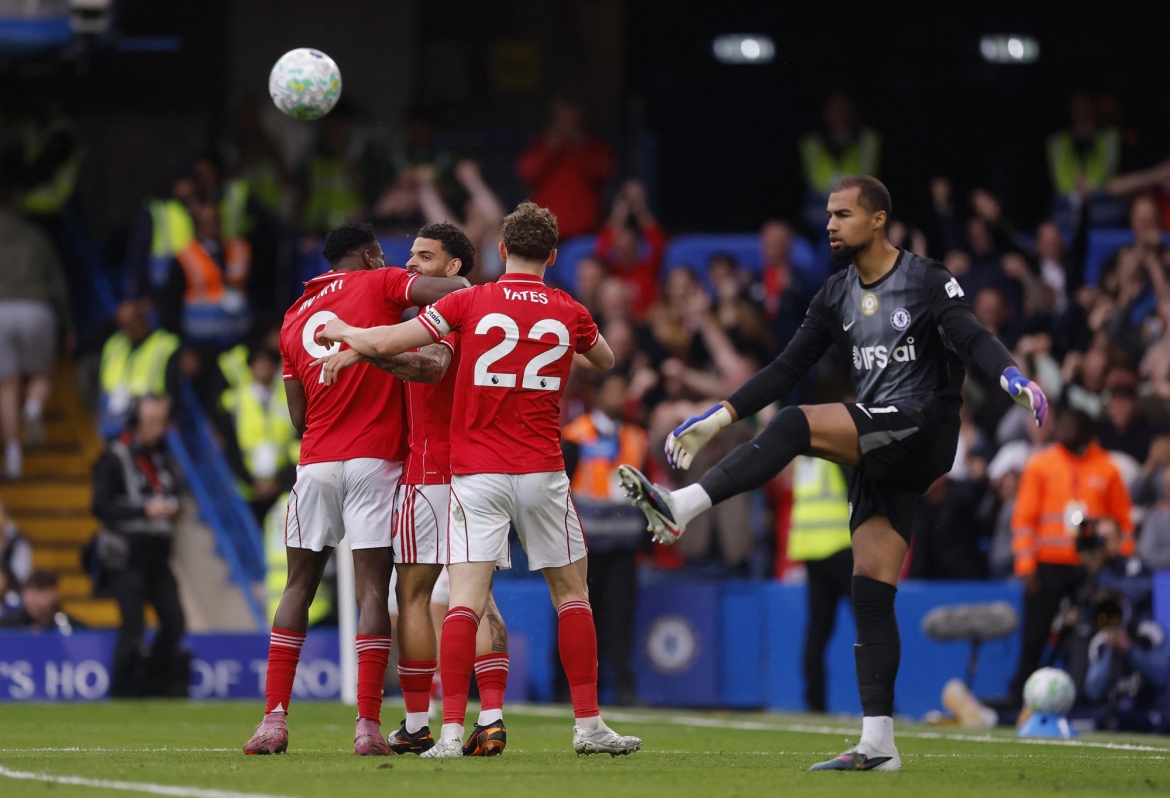 Chelsea tiếp tục hứng chịu thất vọng khi Awoniyi ghi bàn nâng tỷ số lên 3-0 cho Nottingham Forest ở phút 52. (Ảnh: Reuters)