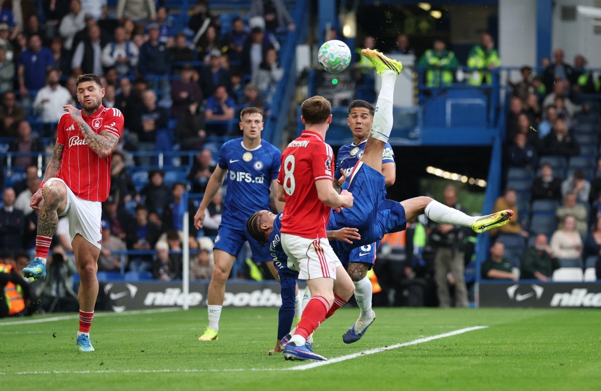 Chelsea vớt vát chút thể diện khi Joao Pedro lập siêu phẩm móc bóng rút ngắn cách biệt xuống 1-3 ở phút 90+3. (Ảnh: Reuters)