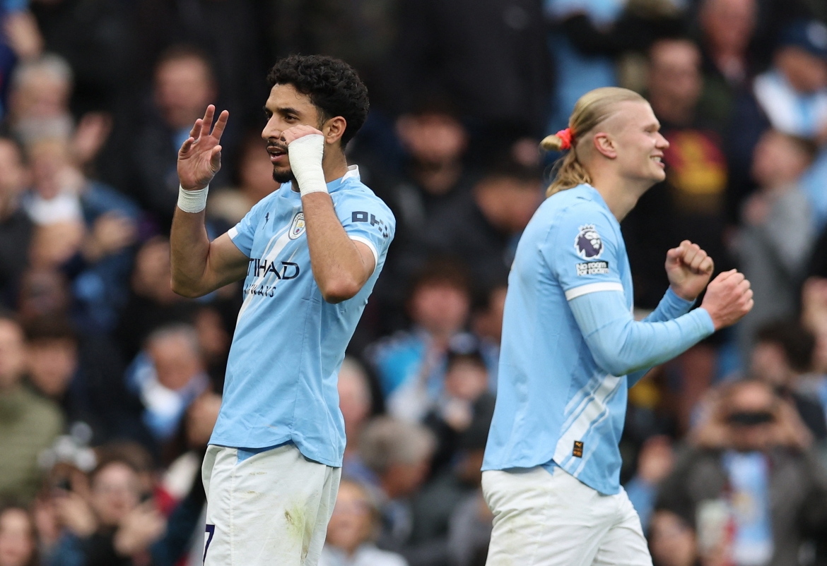 Chiến thắng 3-0 trước Brentford giúp Man City tiếp tục bám đuổi Arsenal trong cuộc đua vô địch Ngoại hạng Anh mùa này. (Ảnh: Reuters)