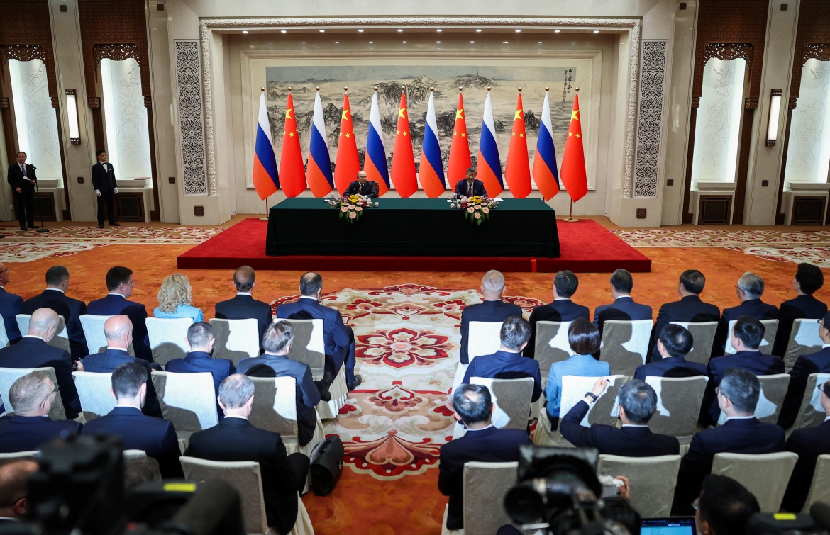 Chủ tịch Trung Quốc Tập Cận Bình và Tổng thống Nga Vladimir Putin tại cuộc họp báo ở Đại lễ đường Nhân dân ngày 20/5. (Ảnh: Reuters)