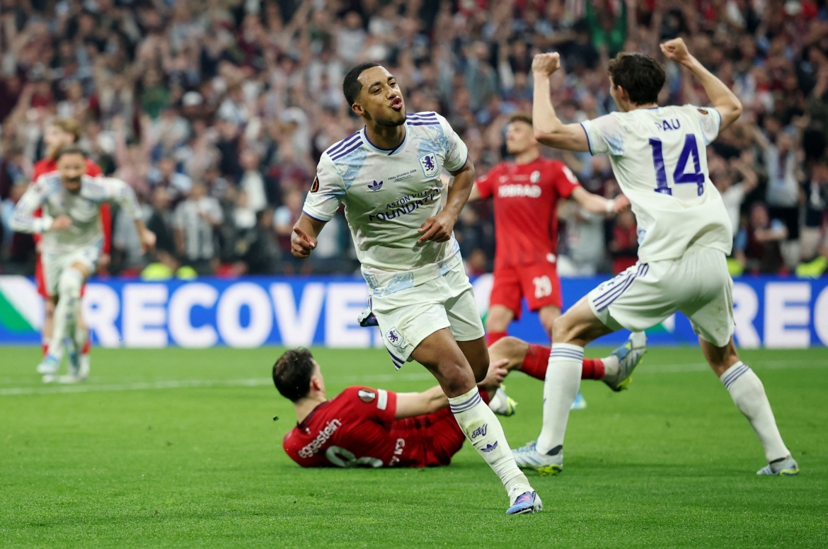 Tielemans ăn mừng bàn thắng. (Ảnh: Reuters)