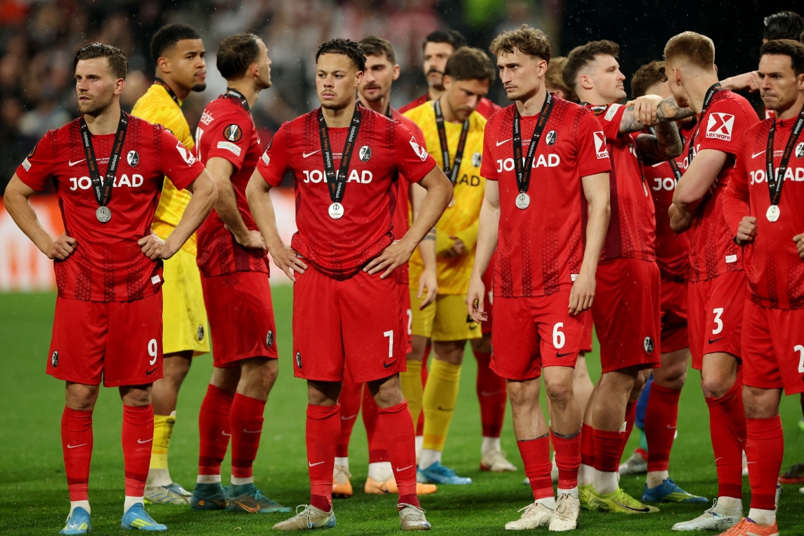 Freiburg ngậm ngùi về nhì. (Ảnh: Reuters)