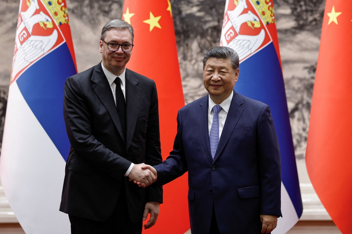 Tổng thống Serbia Aleksandar Vucic và Chủ tịch Trung Quốc Tập Cận Bình. (Ảnh: Reuters)
