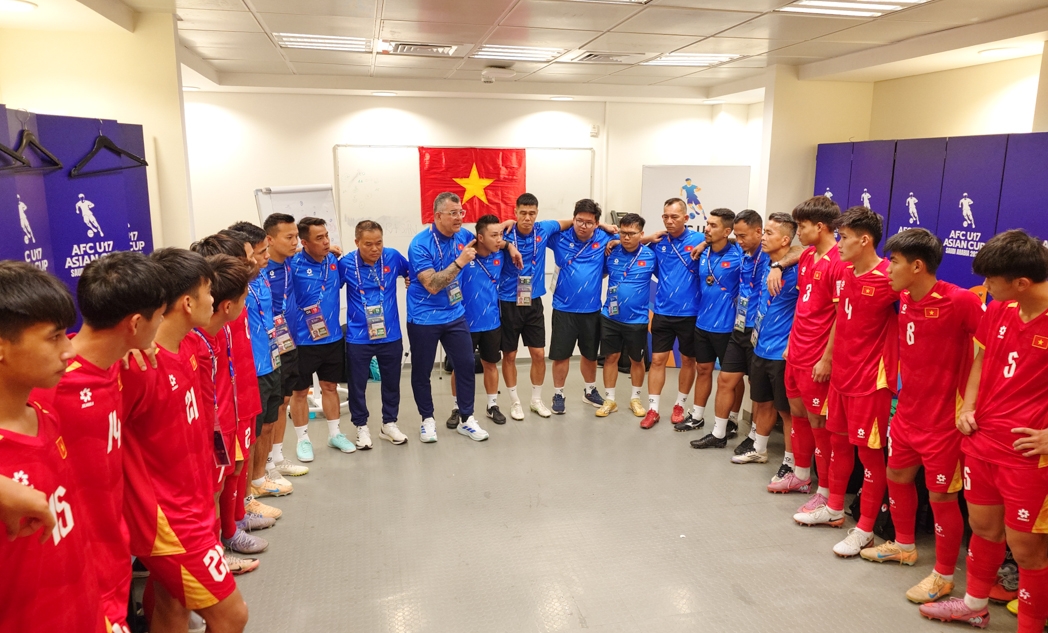 HLV Cristiano Roland trải lòng về điều đầu tiên nghĩ tới khi U17 Việt Nam giành vé World Cup