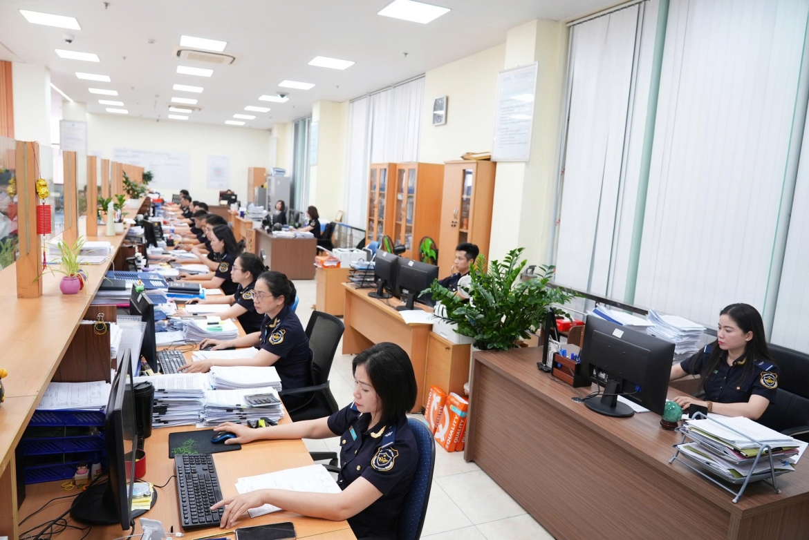 Triển khai mô hình thông quan tập trung, việc giải quyết thủ tục hải quan thay vì thực hiện tại nhiều đơn vị sẽ tập trung một đầu mối.