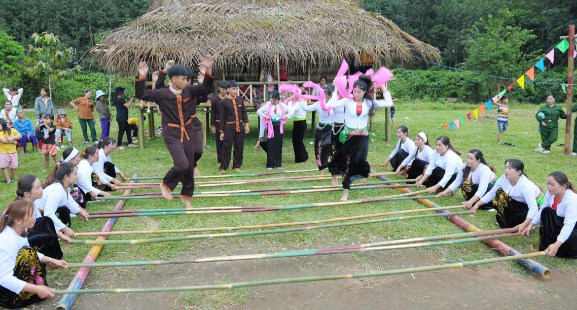 Văn hóa trở thành nền tảng phát triển toàn diện, là trụ cột ngang hàng với chính trị, kinh tế, xã hội