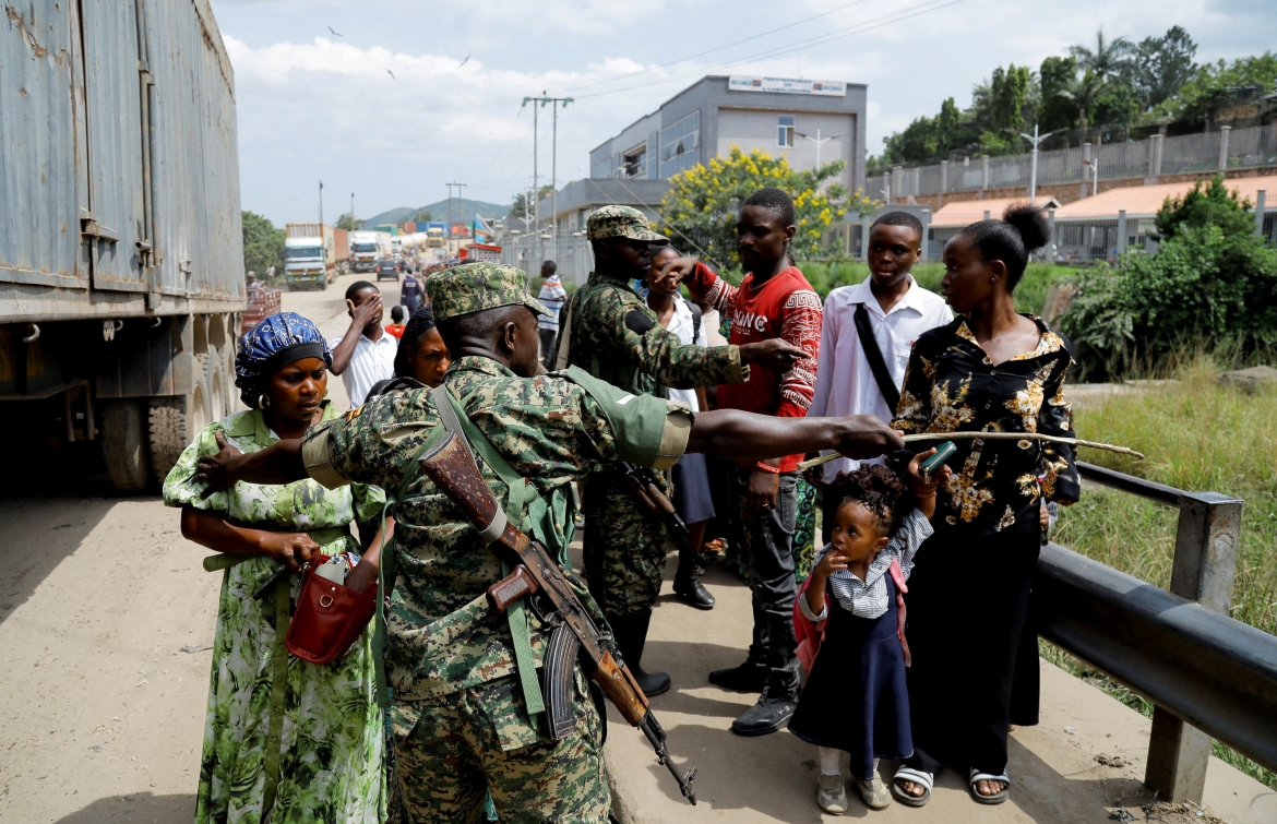 Uganda đã đóng cửa biên giới với Cộng hòa Dân chủ Congo để kiểm soát dịch Ebola bùng phát. (Ảnh: Reuters)