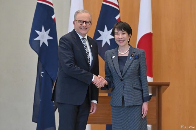 Thủ tướng Takaichi Sanae và Thủ tướng Australia Anthony Albanese. Ảnh: Jiji Press