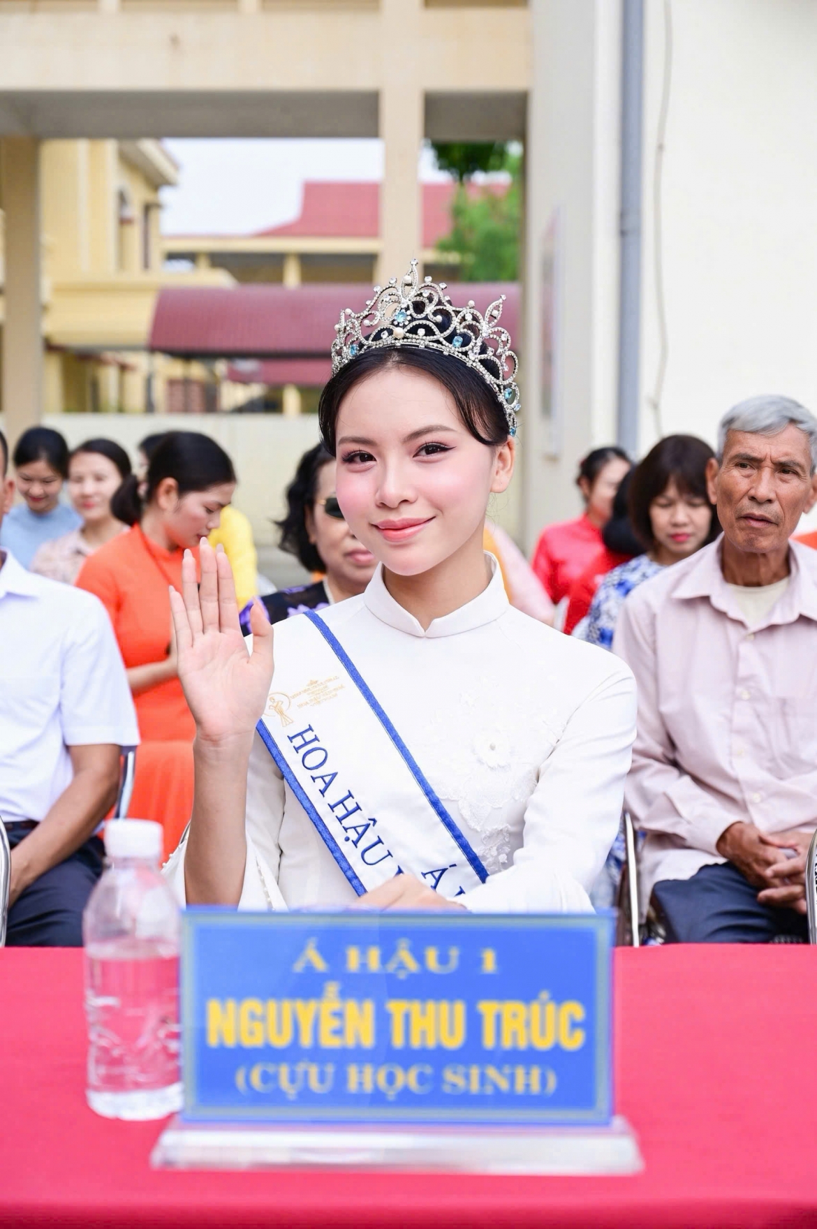 Á hậu Thu Trúc