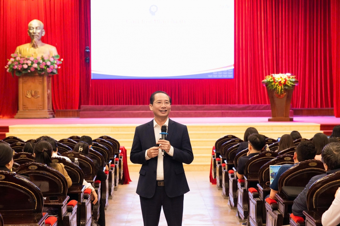 PGS.TS Nguyễn Bá Chiến cho rằng, một số quyết sách và hành động của Chính phủ trong thời gian qua đã cho thấy cả 3 cấp độ linh hoạt: vận hành, cấu trúc
và chiến lược.