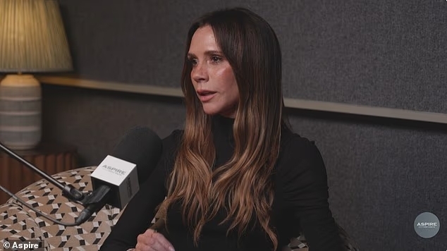 Victoria Beckham trong một cuộc phỏng vấn gần đây, lần đầu lên tiếng về mâu thuẫn với con trai cả.