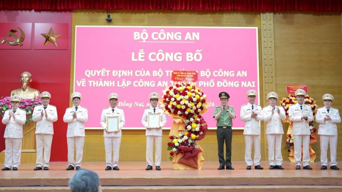 Bộ trưởng Lương Tam Quang dự lễ công bố thành lập Công an thành phố Đồng Nai. (Ảnh: Công an TP Đồng Nai)