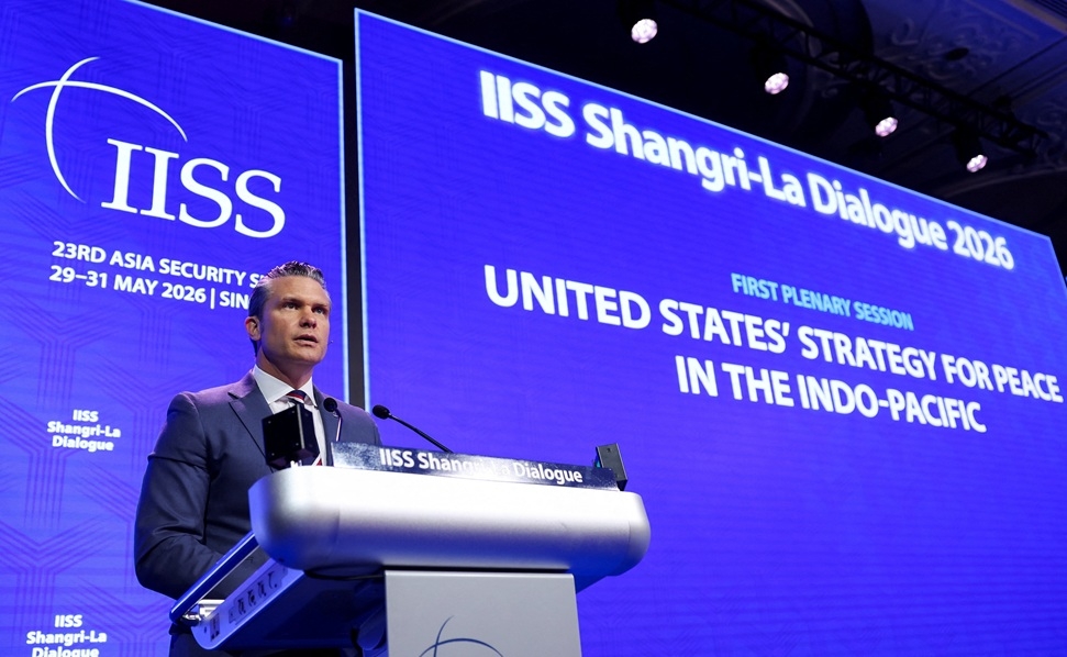 Bộ trưởng Pete Hegseth phát biểu tại Đối thoại Shangri-La. Ảnh: Reuters