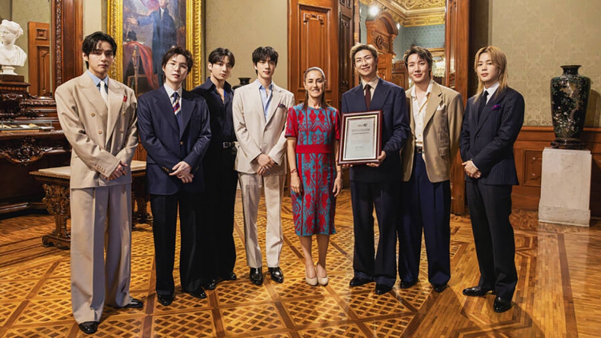 Nhóm BTS gặp gỡ Tổng thống Mexico Claudia Sheinbaum. (Ảnh: Lotte)