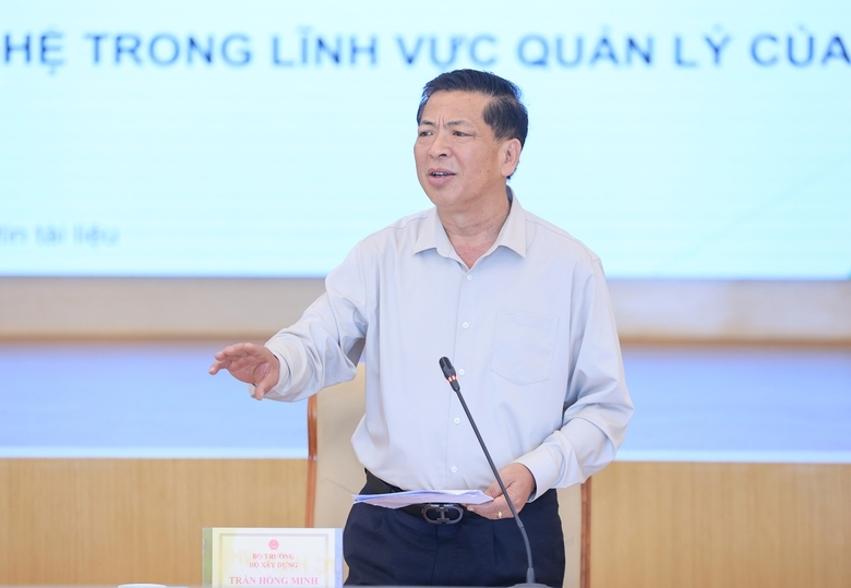 Bộ trưởng Bộ Xây dựng Trần Hồng Minh cho rằng, Việt Nam phải làm chủ công nghệ nền, công nghệ lõi đường sắt tốc độ cao. Ảnh BN.