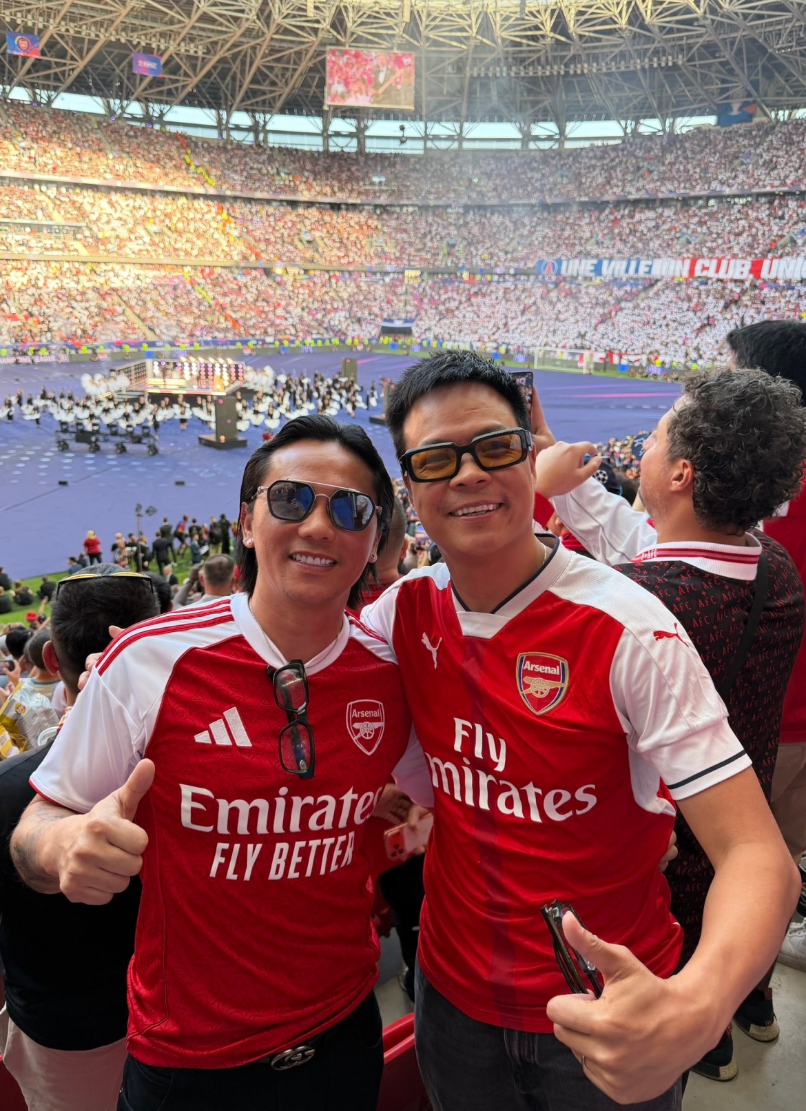 Tú Dưa chia sẻ khoảnh khắc cổ vũ đội bóng Arsenal yêu thích.