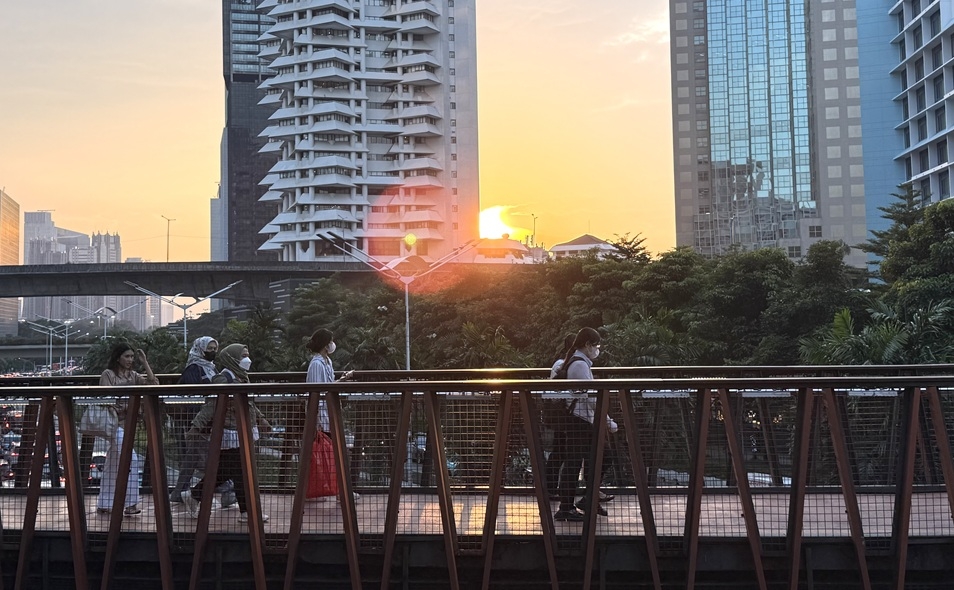 Các công chức Indonesia được phép làm việc từ xa vào thứ 6 mỗi tuần để tiết kiệm nhiên liệu. Ảnh minh họa: VOV Jakarta