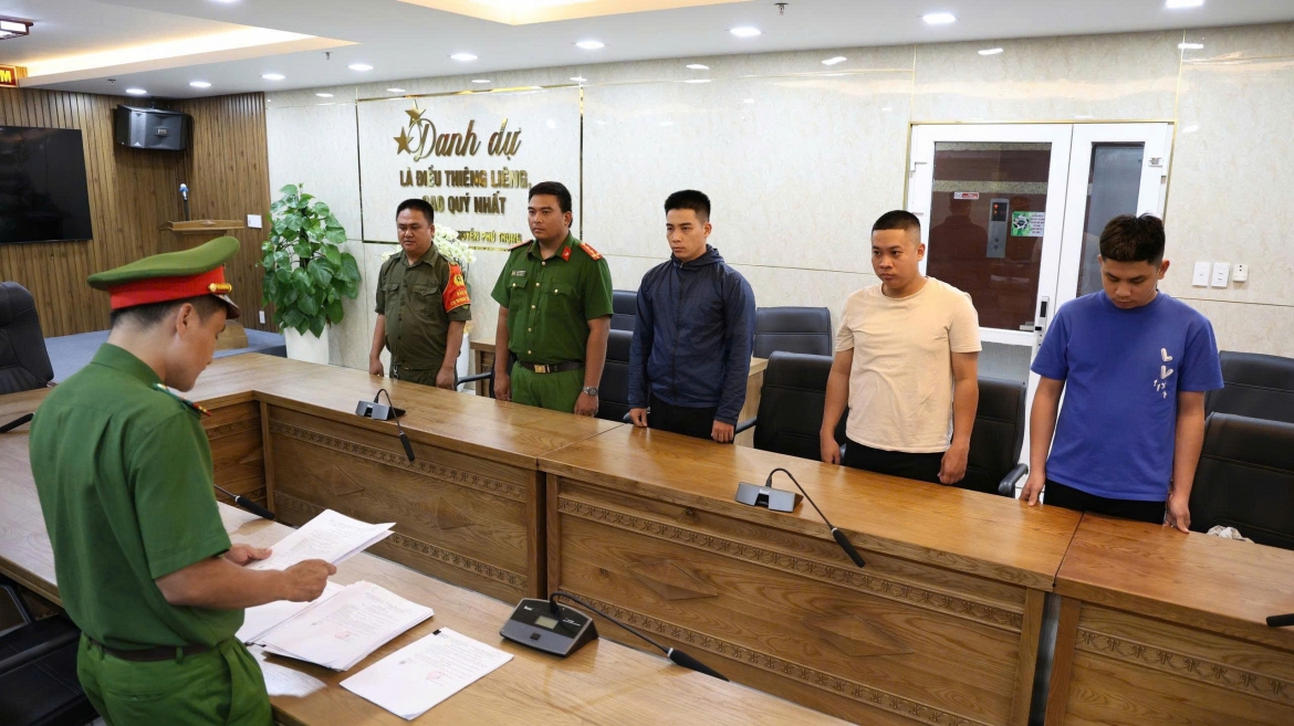 Các đối tượng buôn bán khí cười