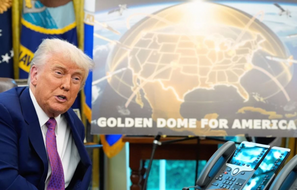 Ông Trump và kế hoạch xây dựng hệ thống phòng thủ Vòm Vàng. Ảnh: AP