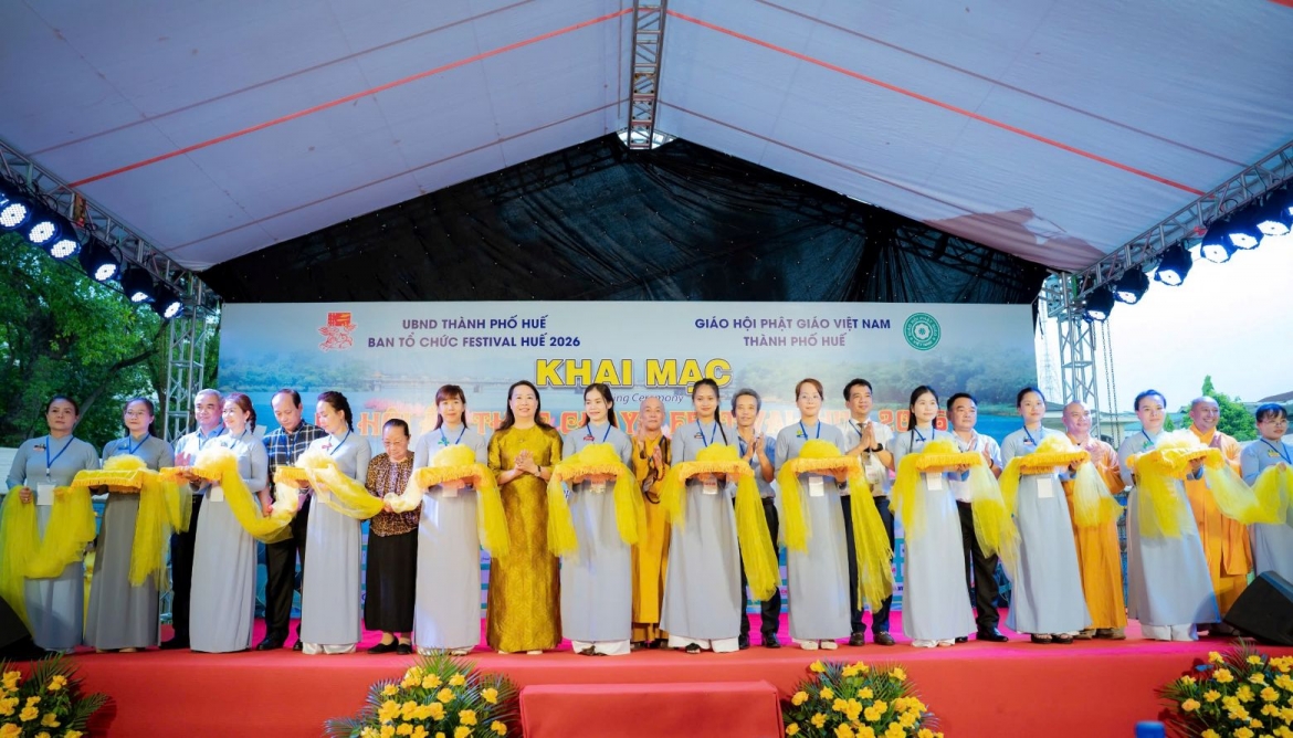 Cắt băng khai mạc ẩm thực chay