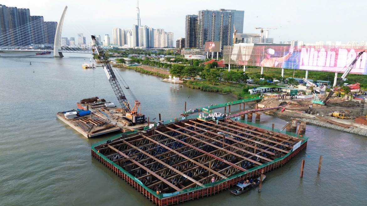 Bệ trụ TC2 có kích thước dài 48,5m, rộng 39m và cao 3m (ảnh: N.T)