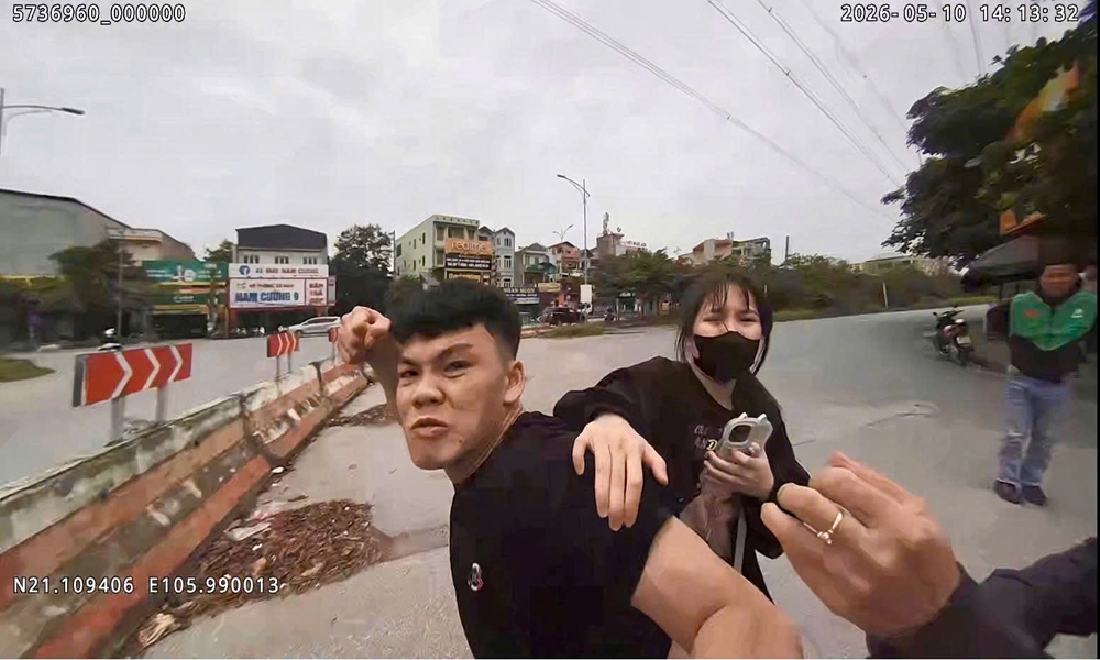 Đối tượng Vi Văn Công có hành vi chống người thi hành công vụ