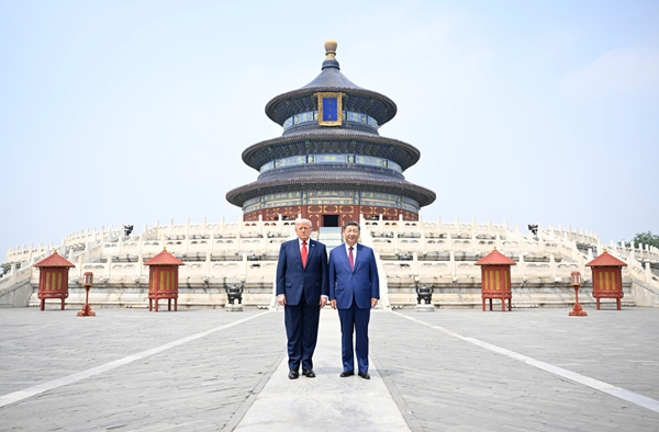 Chủ tịch Trung Quốc Tập Cận Bình và Tổng thống Mỹ Donald Trump chụp ảnh tại Thiên Đàn chiều 14/5/2026. Ảnh: Tân Hoa xã