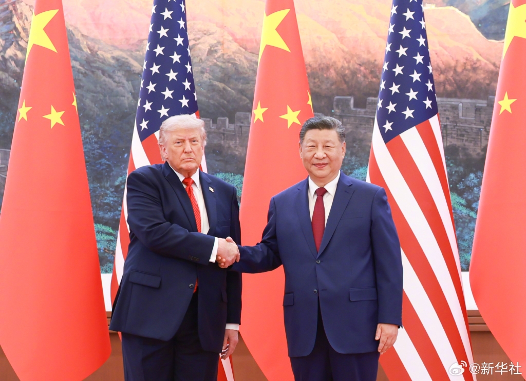 Chủ tịch Trung Quốc Tập Cận Bình và Tổng thống Mỹ Donald Trump trước cuộc hội đàm. Ảnh: Tân Hoa xã