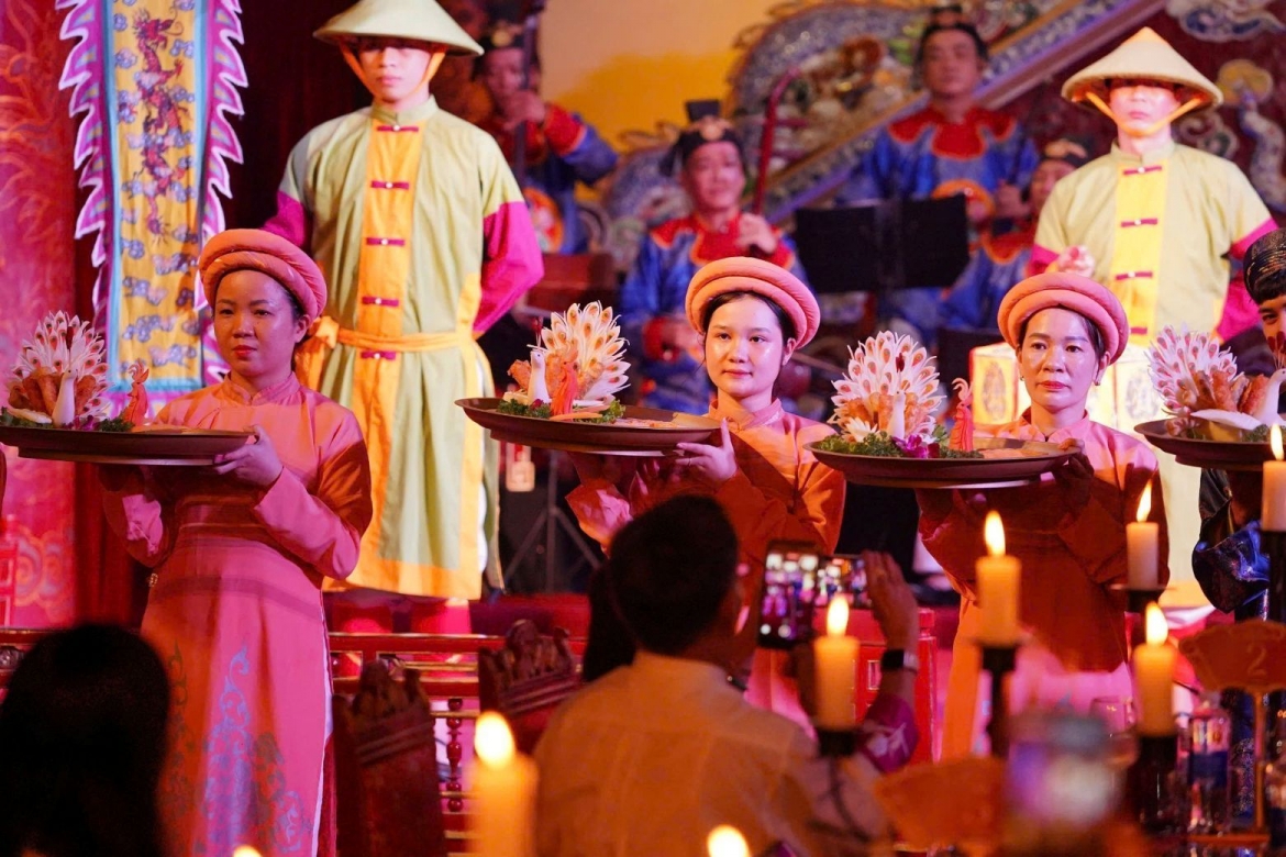 Chương trình Dạ yến hoàng cung tại nhà hát Duyệt Thị Đường, Đại Nội Huế
