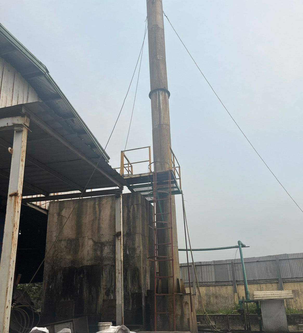 UBND phường Hưng Đạo ra quyết định xử phạt vi phạm hành chính đối với Công ty TNHH An Thịnh, với mức phạt 80 triệu đồng và yêu cầu doanh nghiệp  khẩn trương áp dụng các biện pháp khắc phục theo quy định của pháp luật