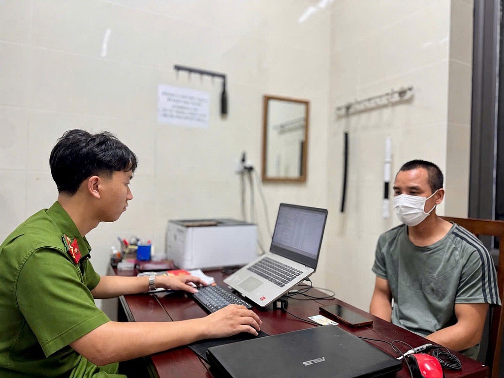 Đối tượng Nguyễn Văn Ngọc tại Cơ quan Công an. (Ảnh: Công an Nghệ An).