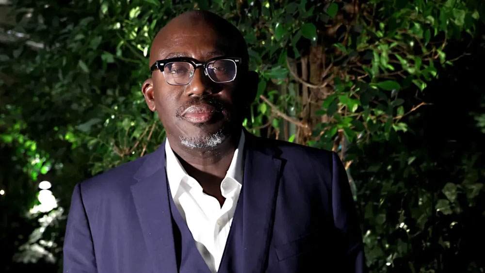 Edward Enninful, cựu tổng biên tập của tạp chí Vogue Anh, xuất hiện trong chiến dịch quảng cáo Prada 2. (Ảnh: Getty Images)