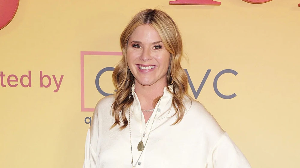 Jenna Bush Hager, người đồng dẫn chương trình Today with Jenna &amp; Sheinelle và là con gái của cựu Tổng thống George W. Bush cũng có mặt tại bữa tiệc ở nhà Miranda tại Hamptons. Tại đó, cô ấy khen ngợi một bài phóng sự của Andy. (Ảnh: Getty Images)