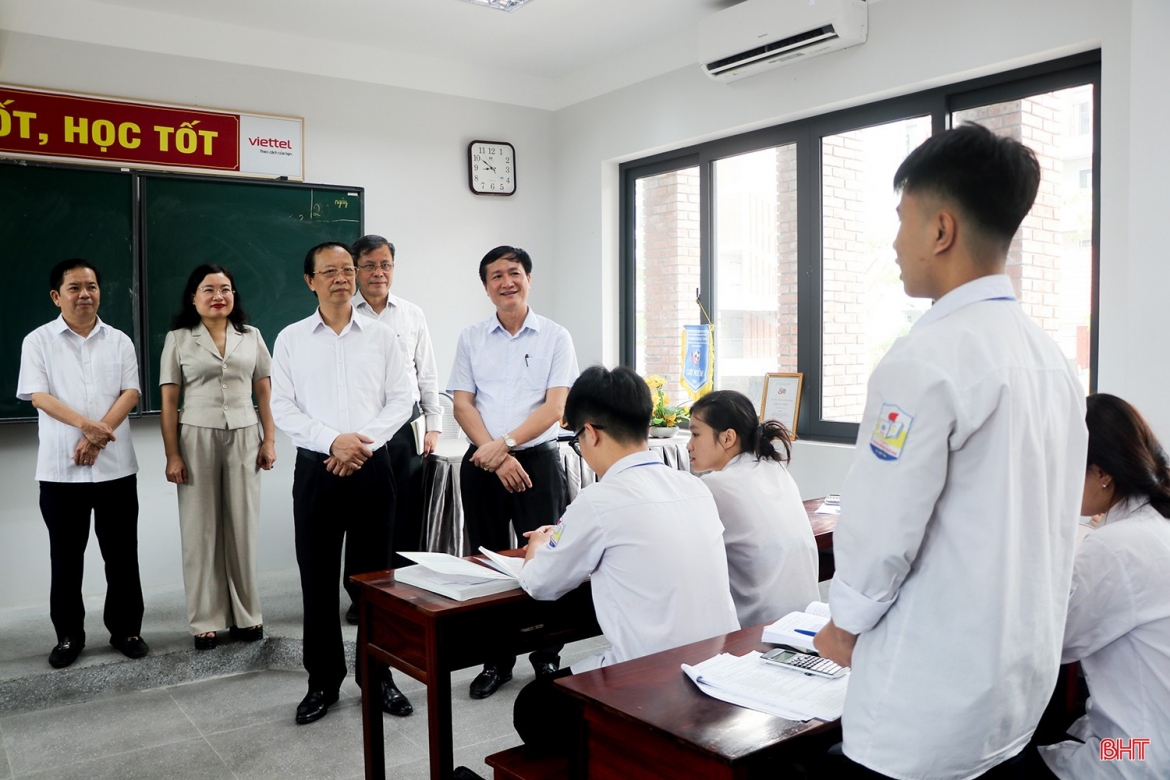 Bộ GD&amp;ĐT kiểm tra công tác chuẩn bị tổ chức Kỳ thi tốt nghiệp THPT tại Hà Tĩnh