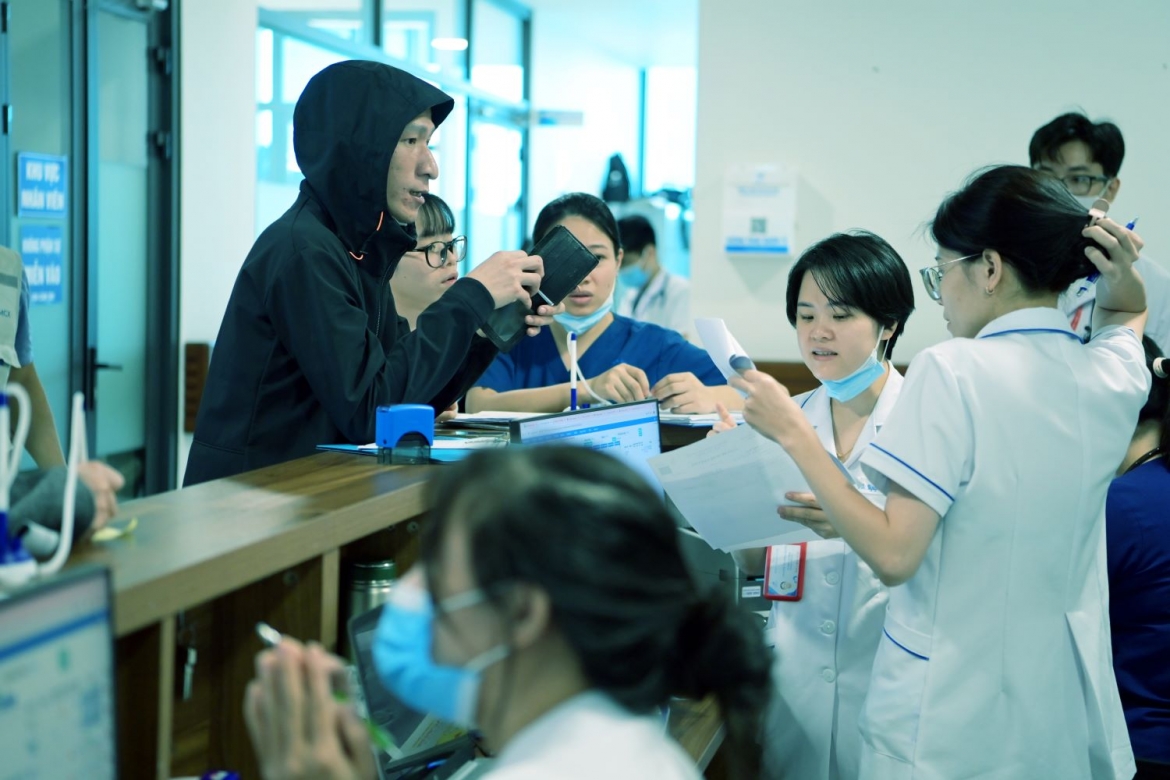 Người lao động ngoài trời nằm nhóm nguy cơ cao gặp vấn đề về sức khỏe vì phải chịu tác động kép từ nhiệt môi trường và nhiệt do vận động