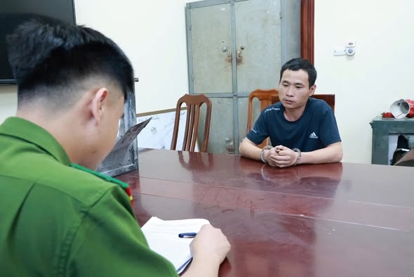  Đối tượng Trịnh Văn Bình tại cơ quan công an.