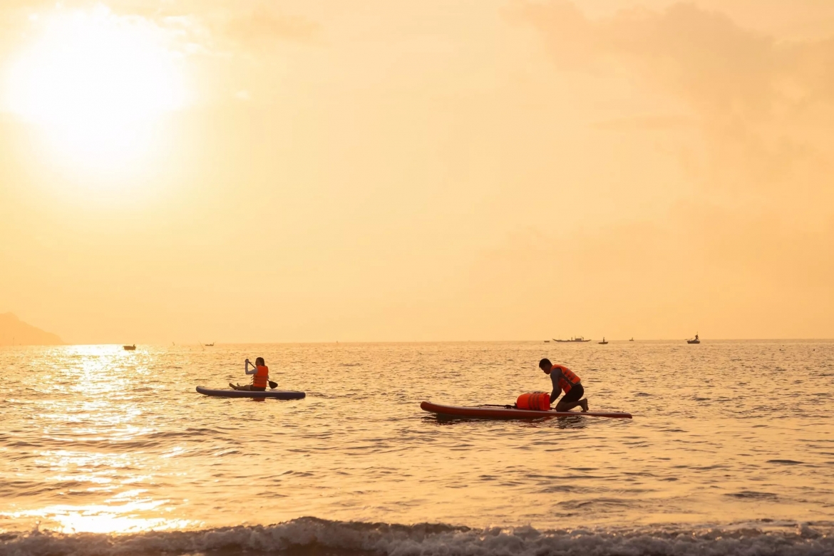 Trang Lonely Planet mô tả Đà Nẵng (Việt Nam) là điểm đến lý tưởng dành cho những người yêu thích hoạt động ngoài trời, dù là vui chơi trên những bãi biển thơ mộng như Mỹ Khê và Non Nước hay khám phá kiến ​​trúc độc đáo tại các địa điểm như Cầu Rồng. ​​Các tiện nghi hiện đại với giá cả phải chăng khiến Đà Nẵng trở thành một trong những địa điểm đáng sống nhất Đông Nam Á.