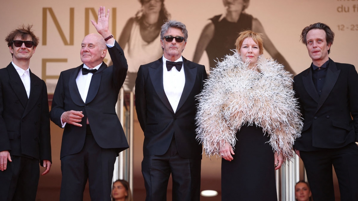 Từ trái sang: Lukasz Zal, Hanns Zischler, Pawel Pawlikowski, Sandra Huller và August Diehl tại buổi ra mắt phim Fatherland ở Liên hoan phim Cannes. (Ảnh: Valery HACHE/AFP/Getty Images)