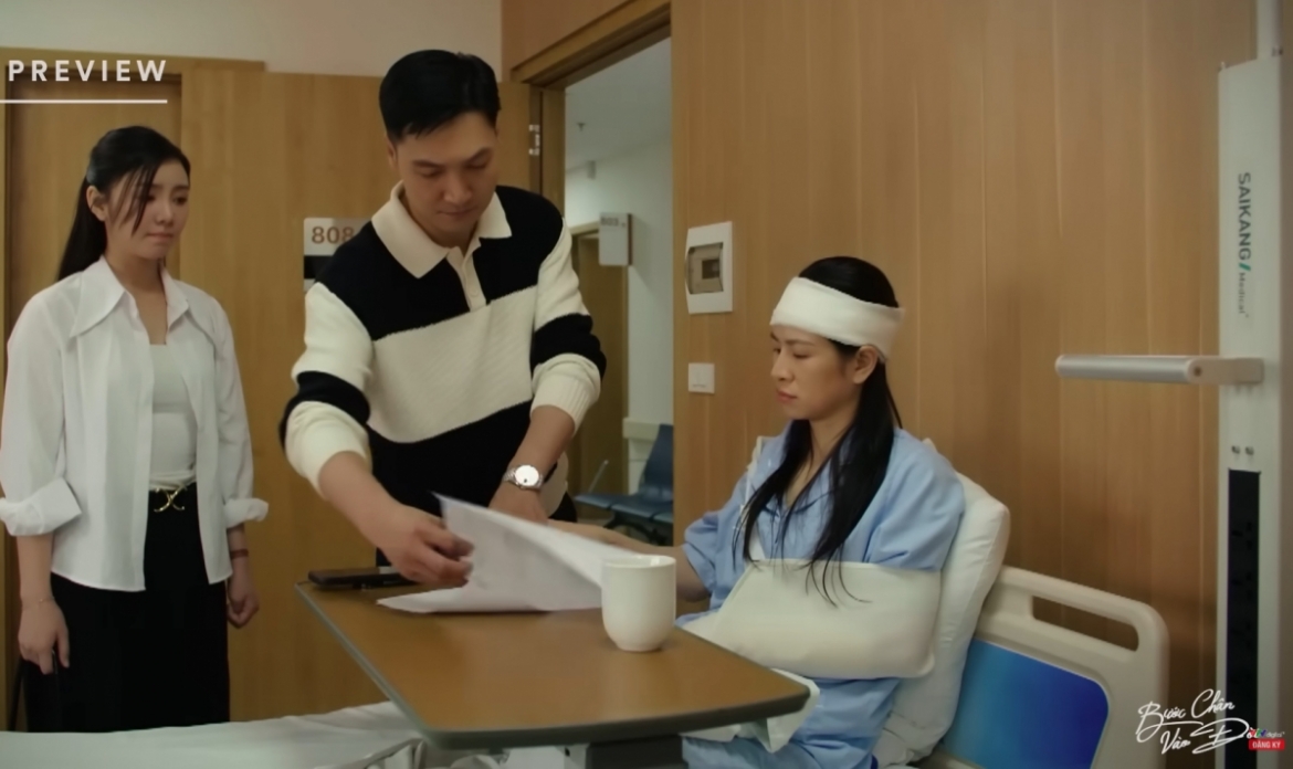 Lâm giúp chị em Thương giải quyết nhiều rắc rối.