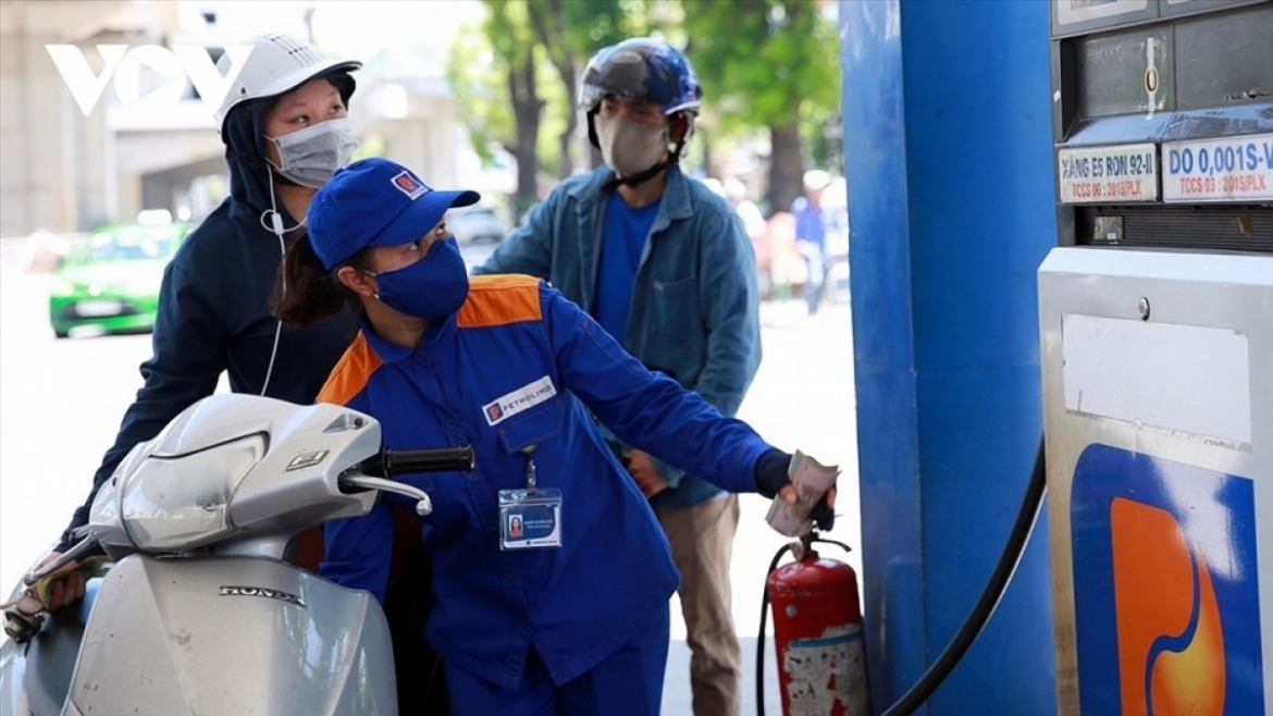 Giá xăng dầu trong nước ổn định