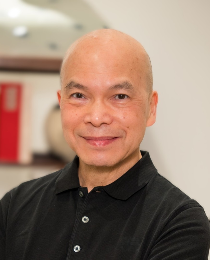 Giáo sư Đinh Xuân Anh Tuấn hiện là Trưởng khoa Sinh bệnh học- Thăm dò chức năng hô hấp và tim mạch tại Bệnh viện Cochin (Paris, Pháp)
