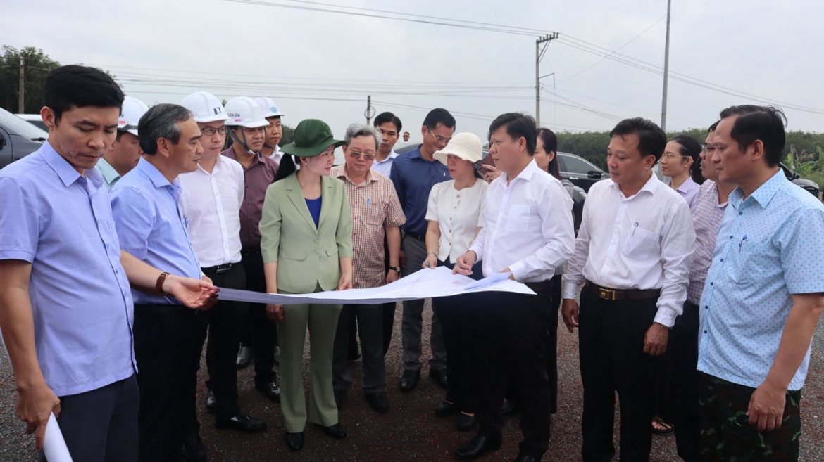 Lãnh đạo Đồng Nai khảo sát tiến độ bàn giao mặt bằng dự án cao tốc Bắc – Nam phía Tây (đoạn Gia Nghĩa – Chơn Thành) 