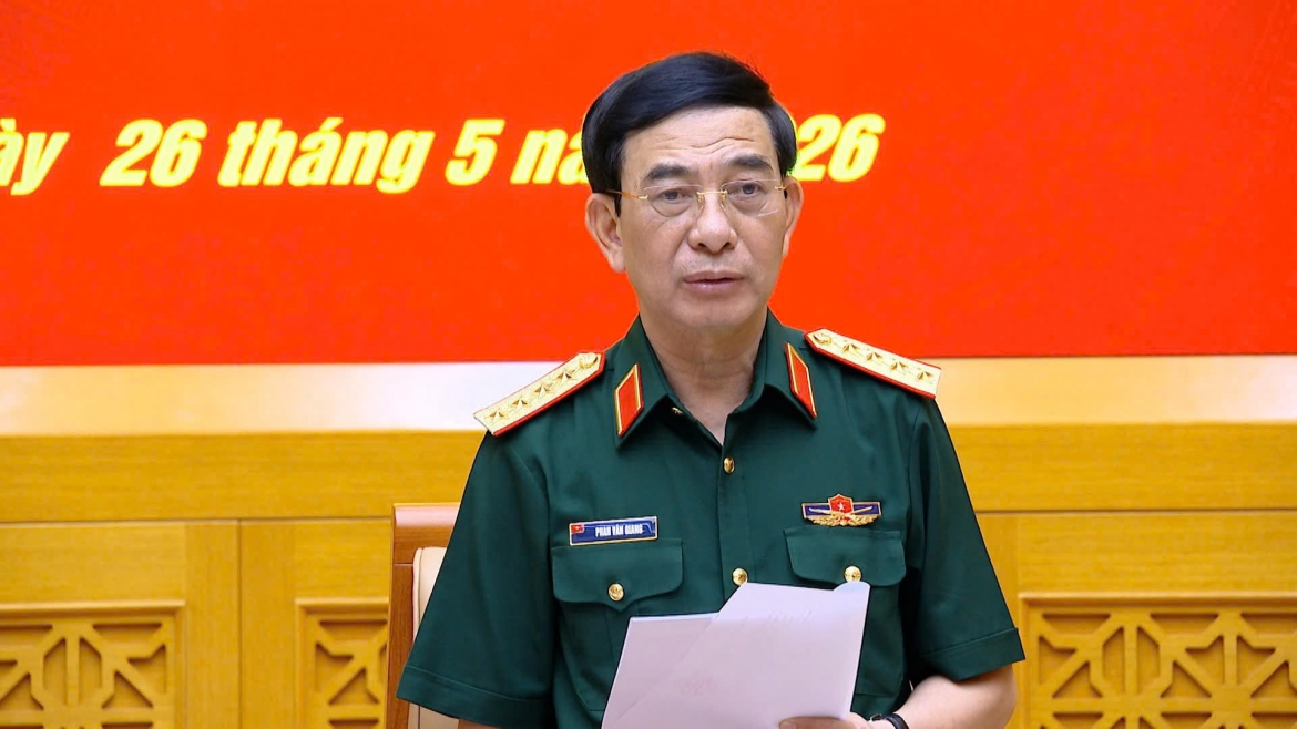 Ủy viên Bộ Chính trị, Phó Thủ tướng Chính phủ, Phó Bí thư Quân ủy Trung ương, Bộ trưởng Bộ Quốc phòng Phan Văn Giang phát biểu tại Hội nghị (Ảnh: Nguyễn Hoàng)