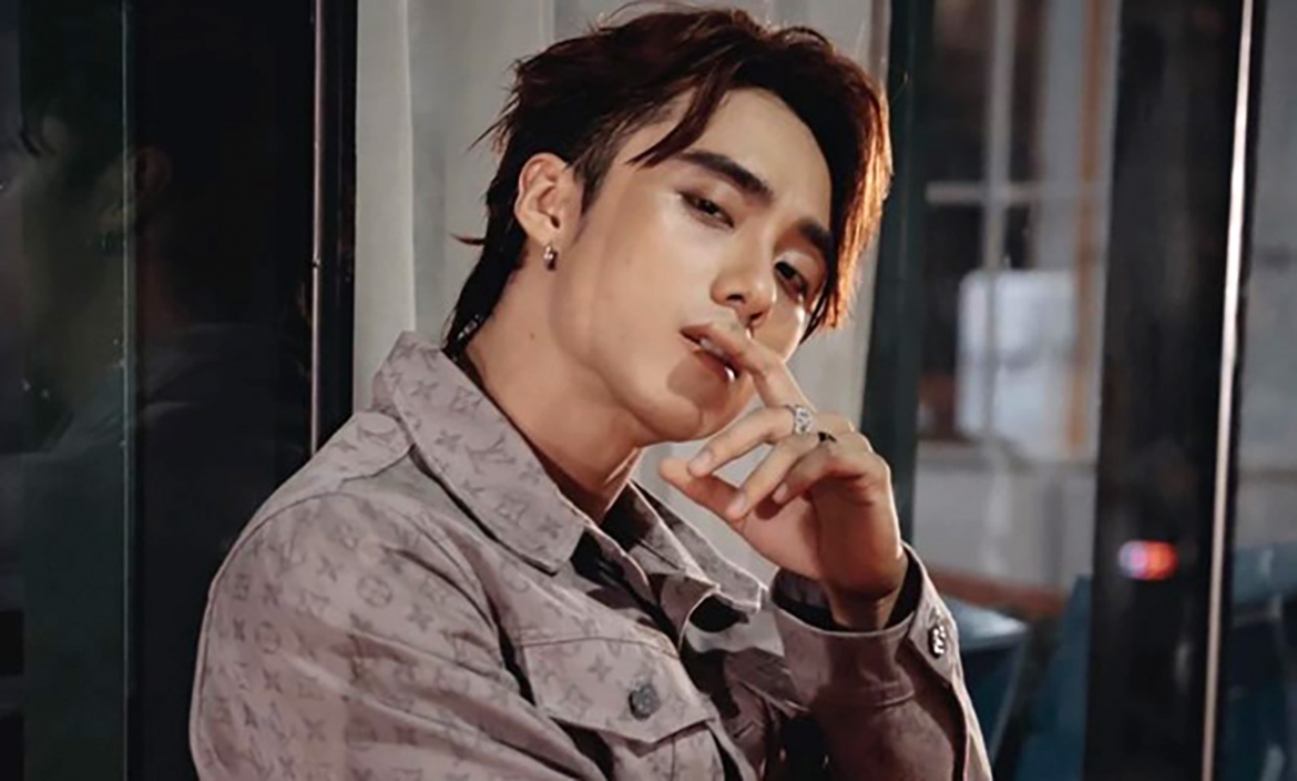 Đại diện nam ca sĩ Hải Đăng Doo cho biết, ê-kíp bất ngờ khi những hình ảnh này xuất hiện trên mạng xã hội: “Chúng tôi không biết những hình ảnh này từ ai đăng tải. Đây là sản phẩm AI, cắt ghép với mục đích gây hại hình ảnh của Hải Đăng Doo”.