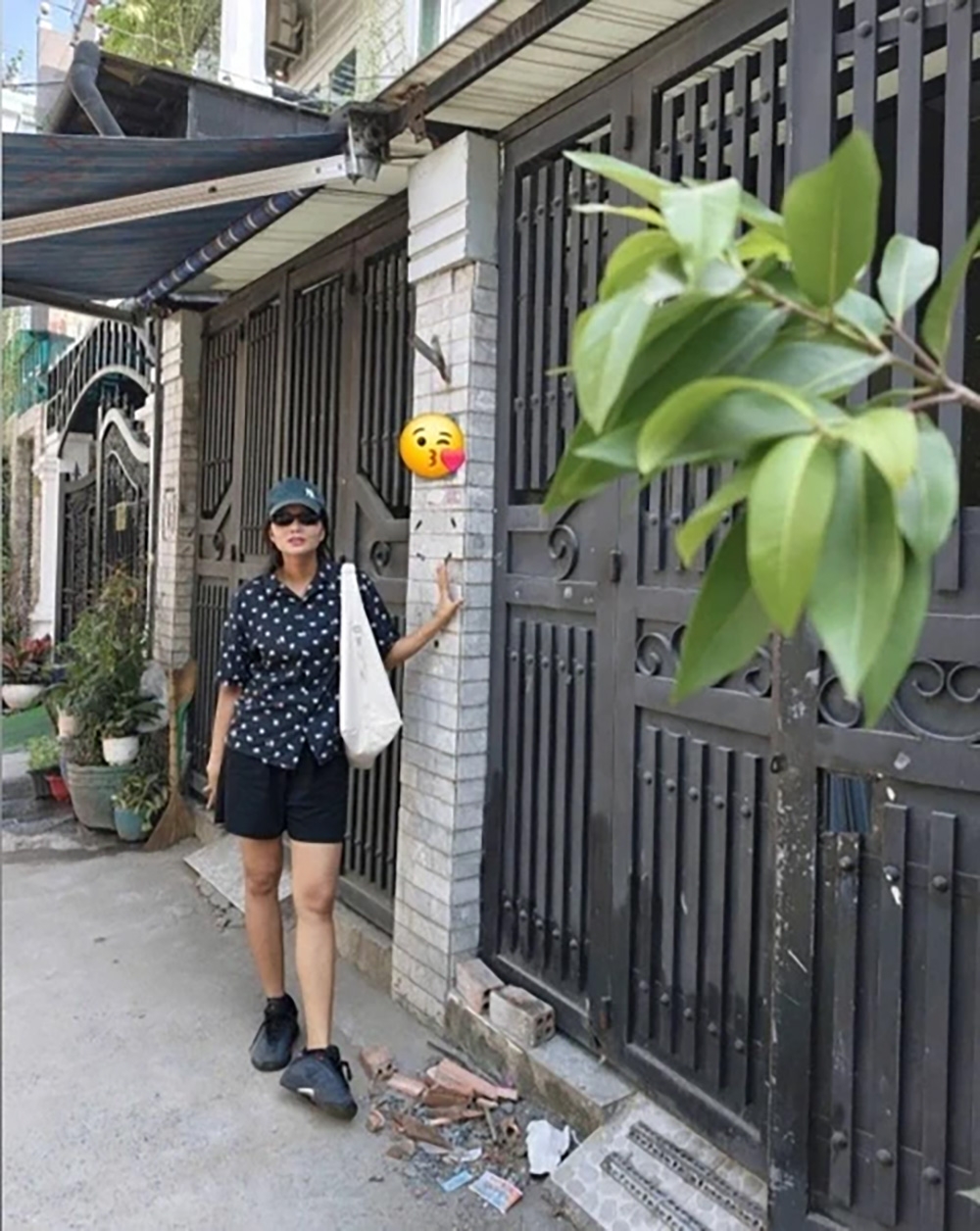 Nàng hậu H'Hen Niê cho biết vừa tậu một căn nhà rộng 102m2 tại TP.HCM. Đây là thành quả của người đẹp sau nhiều năm làm việc chăm chỉ.