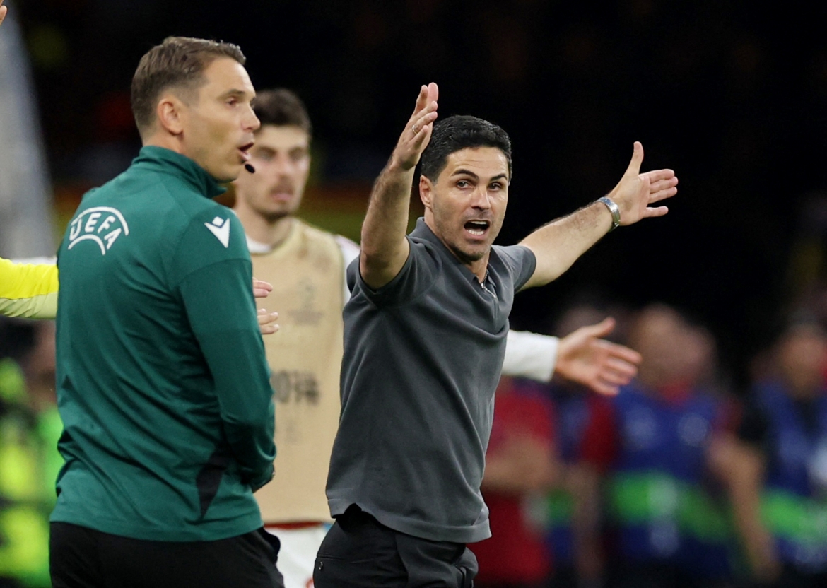 HLV Mikel Arteta cảm thấy tiếc cho Arsenal (Ảnh: Reuters).