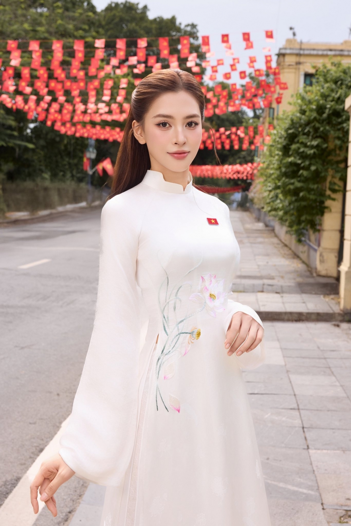Trước khi được chú ý nhiều hơn qua phim của Trấn Thành, Tiểu Vy từng bén duyên diễn xuất trong web drama "Chủ tịch giao hàng" của Trường Giang và phim điện ảnh kinh dị "Đảo độc đắc: Tử mẫu thiên linh cái". Tuy nhiên, phải đến khi tham gia các dự án điện ảnh ăn khách, vai trò diễn viên của cô mới được khán giả quan tâm nhiều hơn.