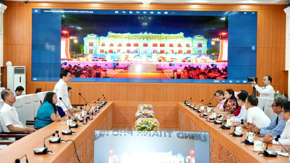 Hội Điện ảnh Việt Nam làm việc với Ủy ban Nhân dân thành phố Huế về việc phối hợp tổ chức Giải thưởng Cánh diều 2026 tại Huế.