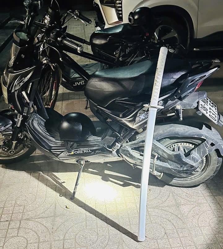 Phương tiện và hung khí trong vụ việc (Ảnh: CAHT)
