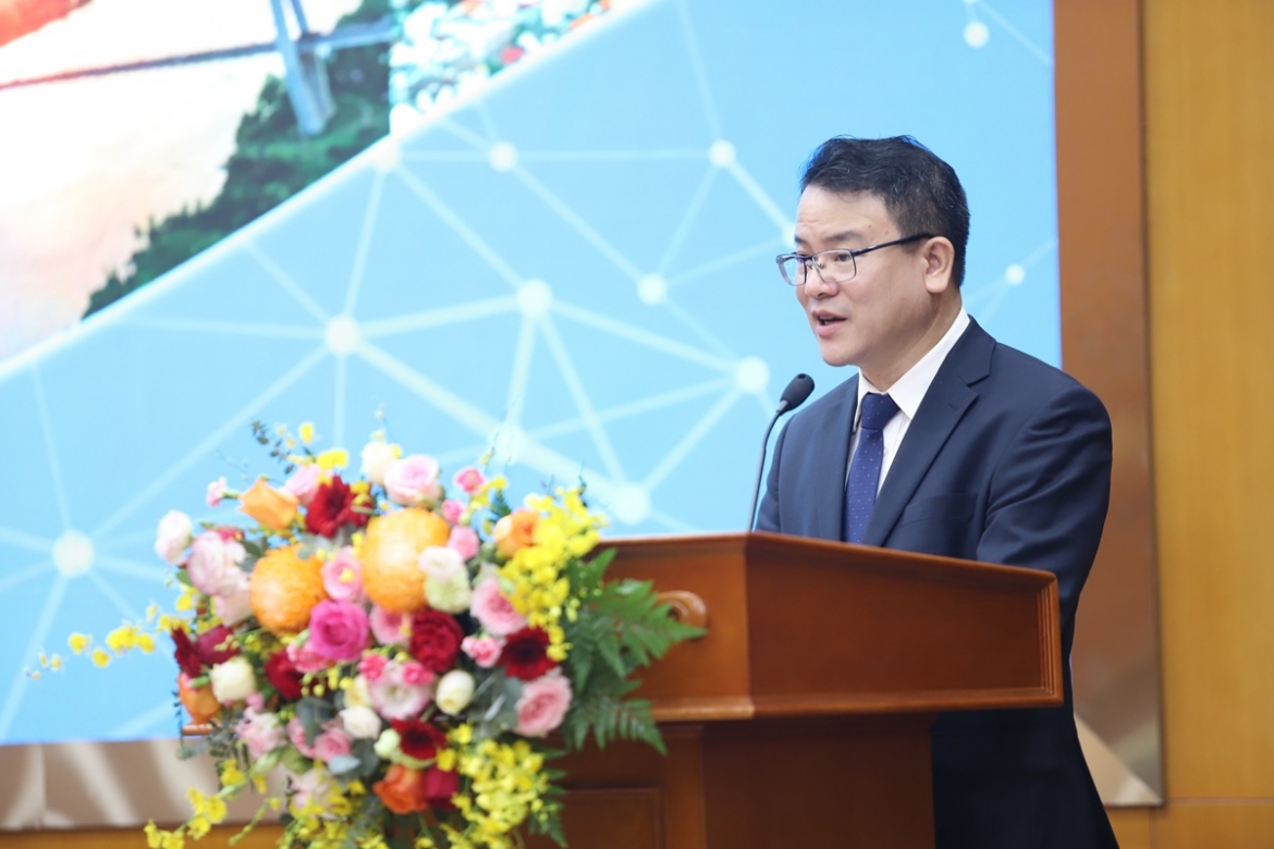 Thứ trưởng Bộ Tài chính Trần Quốc Phương phát biểu tại hội nghị